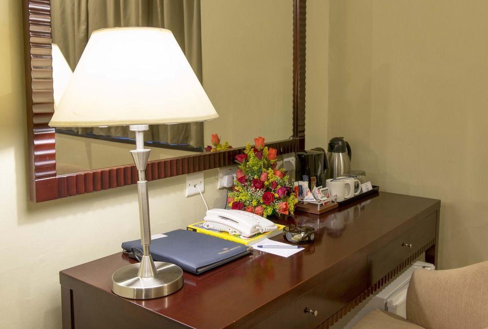 Protea Hotel Lusaka Cairo Road Buitenkant foto