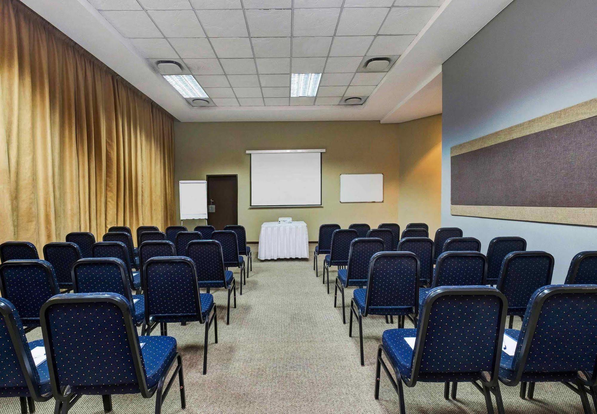 Protea Hotel Lusaka Cairo Road Buitenkant foto