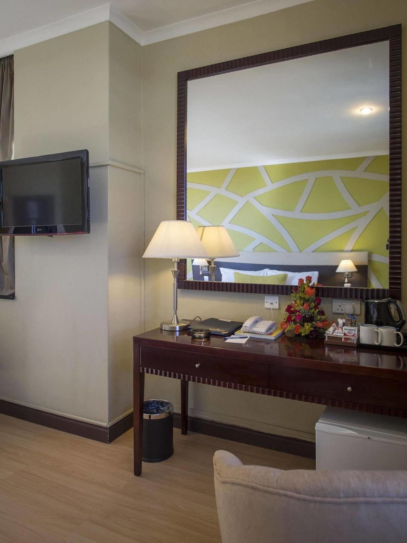 Protea Hotel Lusaka Cairo Road Buitenkant foto